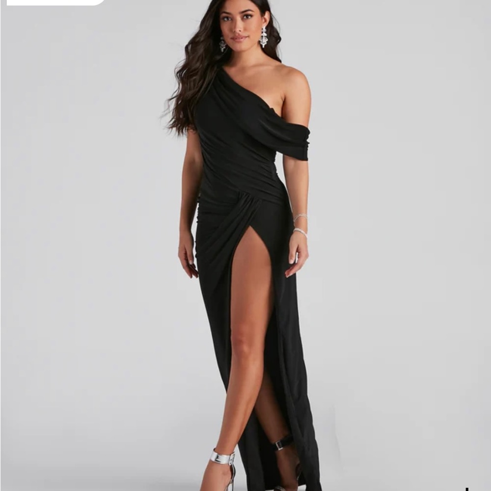 Black Off Shoulder Dress by Windsor. Never worn. Brand new. Size medium.